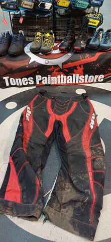 Gebrauchte Paintball Ausrüstung online kaufen -  Dye Pant blk/red